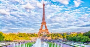 Eiffel tower and fountains